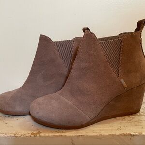 Toms Tan Suede Wedge Boots